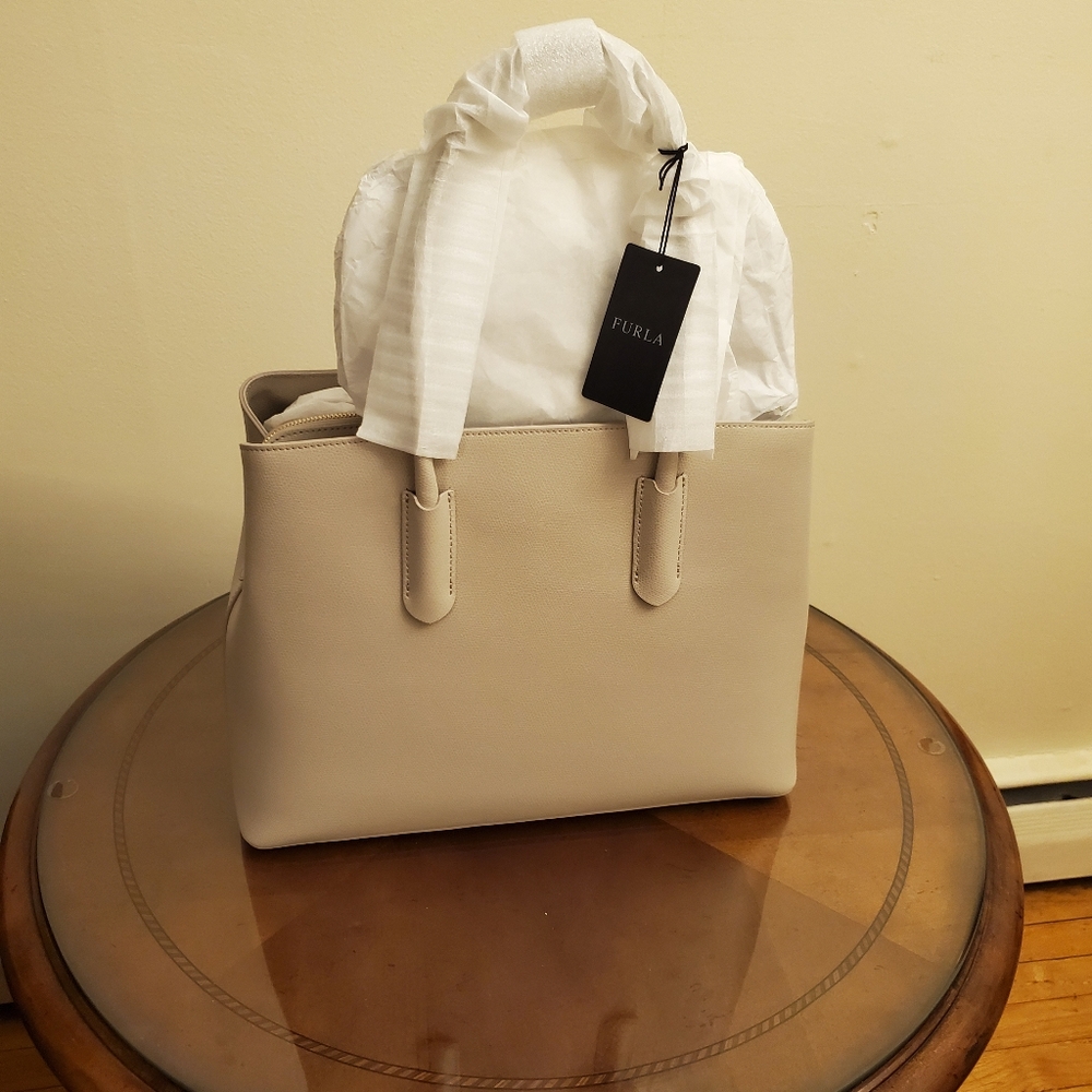 Purse - Picture 2 of 4